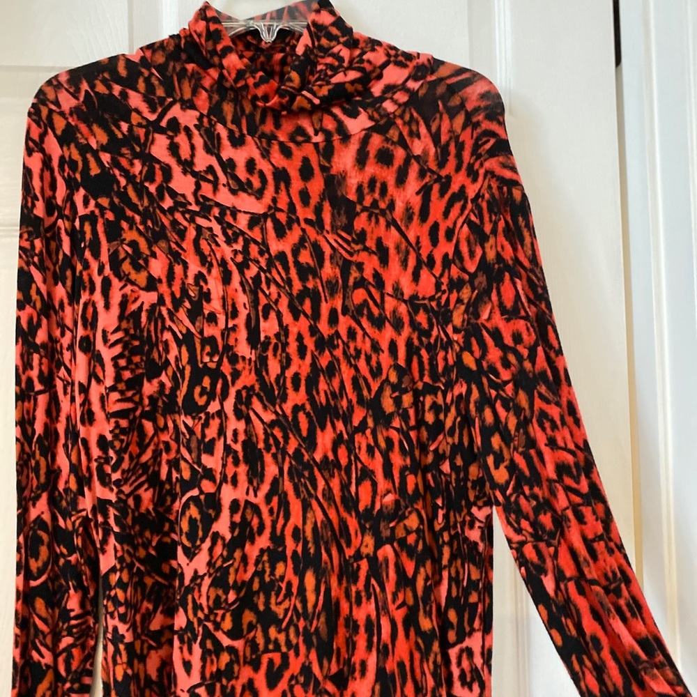 Polo neck red Leopard print top